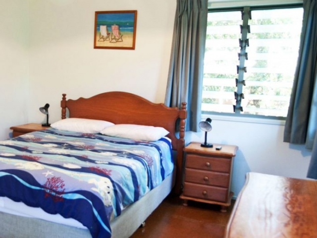 Main Bedroom - Pats Retreat Beach House Accommodation, Stradbroke