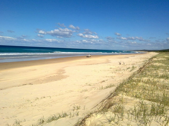 Beautiful Beach Scenery - North Stradbroke Island, Queensland, Australia. Stay at Pats Retreat holiday accommodation at north Stradbroke.